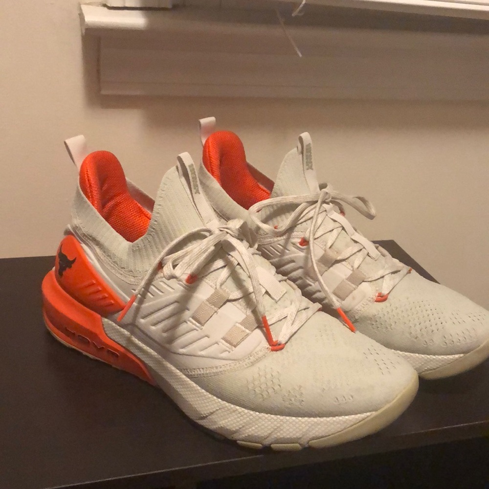 Mens under armor size 11 the rock project great condition white/orange
